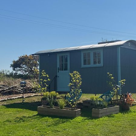 Toms Hut And Robins Rest Shepherd Huts Near Wadebridge Dış mekan fotoğraf