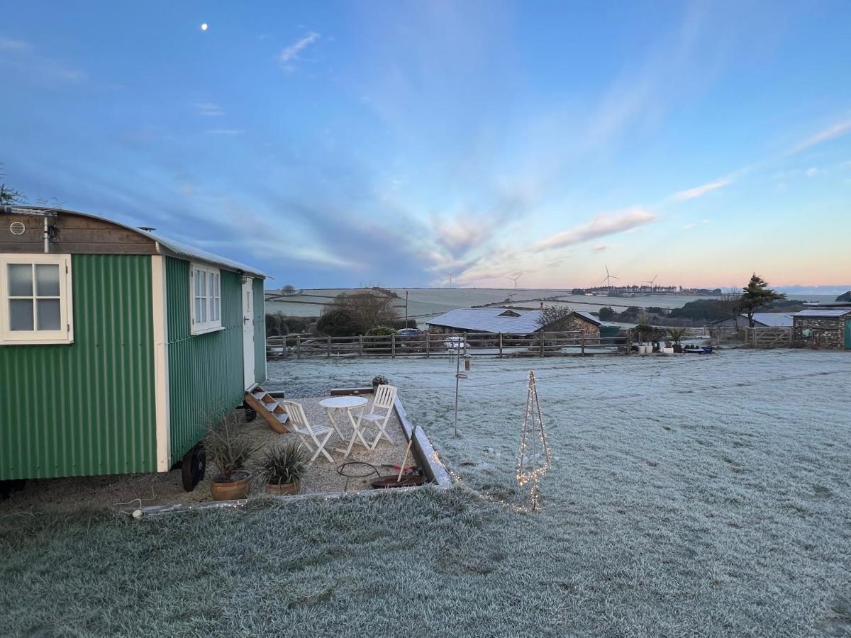 Toms Hut And Robins Rest Shepherd Huts Near Wadebridge Dış mekan fotoğraf