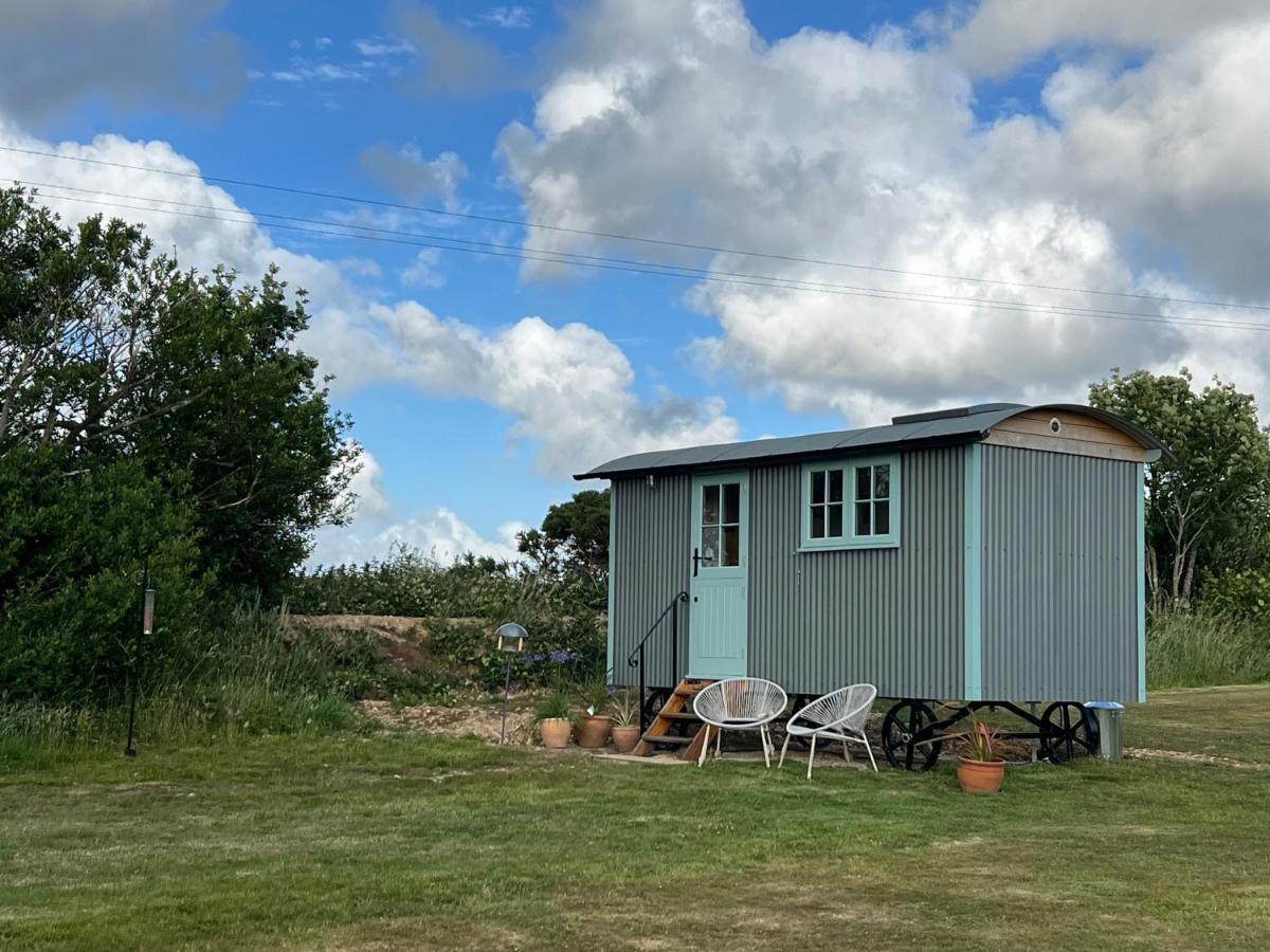 Toms Hut And Robins Rest Shepherd Huts Near Wadebridge Dış mekan fotoğraf