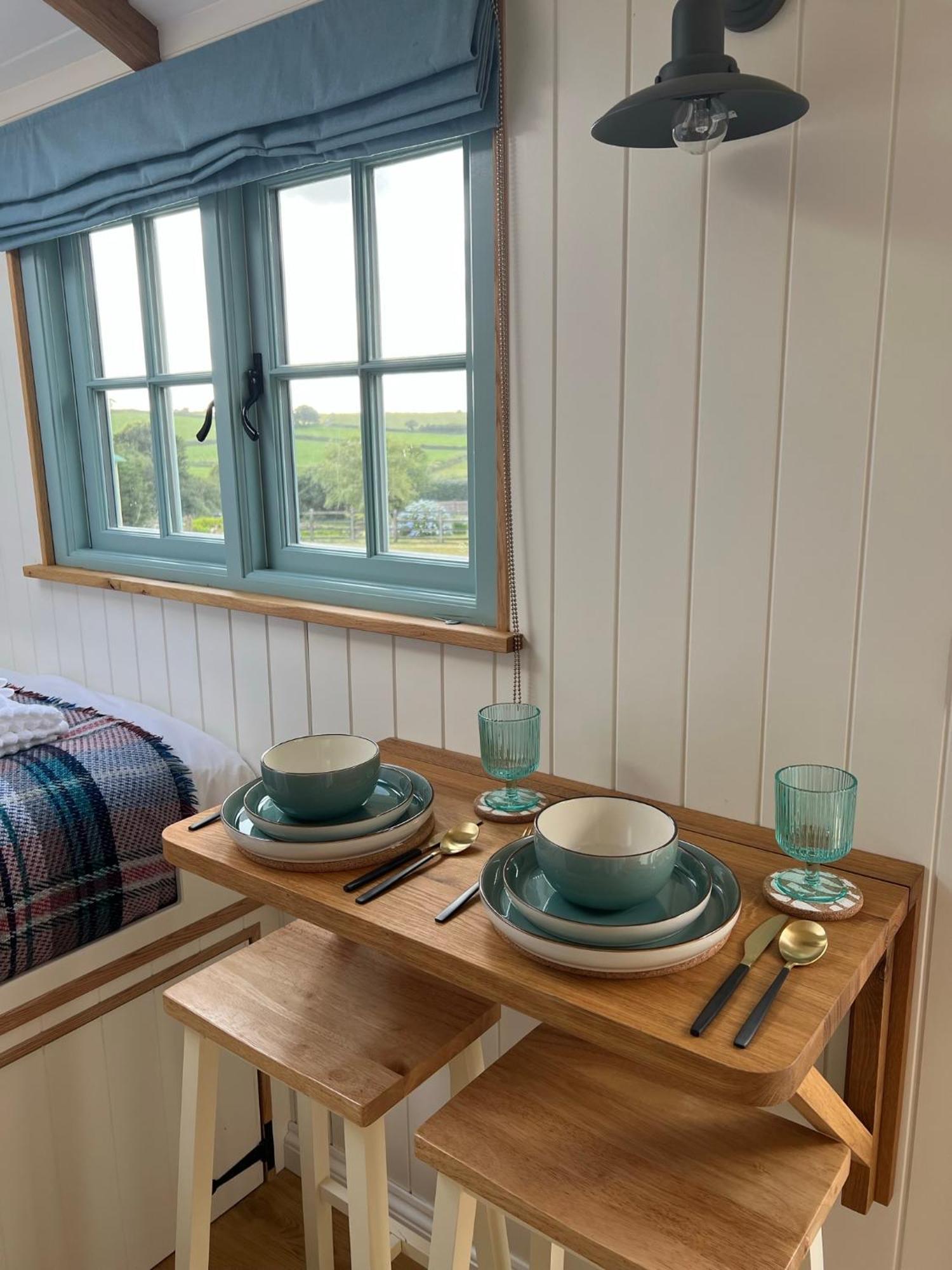 Toms Hut And Robins Rest Shepherd Huts Near Wadebridge Dış mekan fotoğraf
