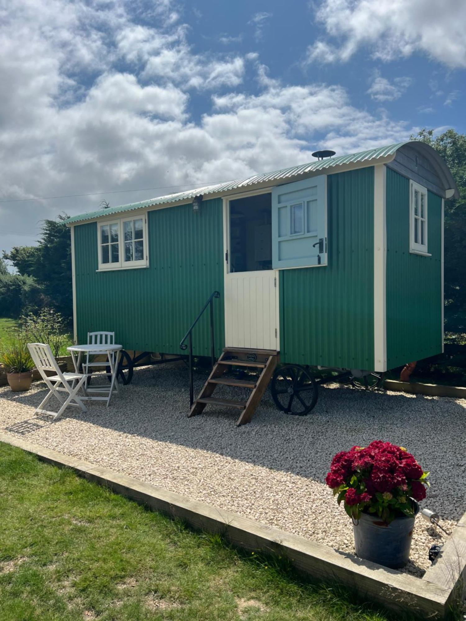 Toms Hut And Robins Rest Shepherd Huts Near Wadebridge Dış mekan fotoğraf