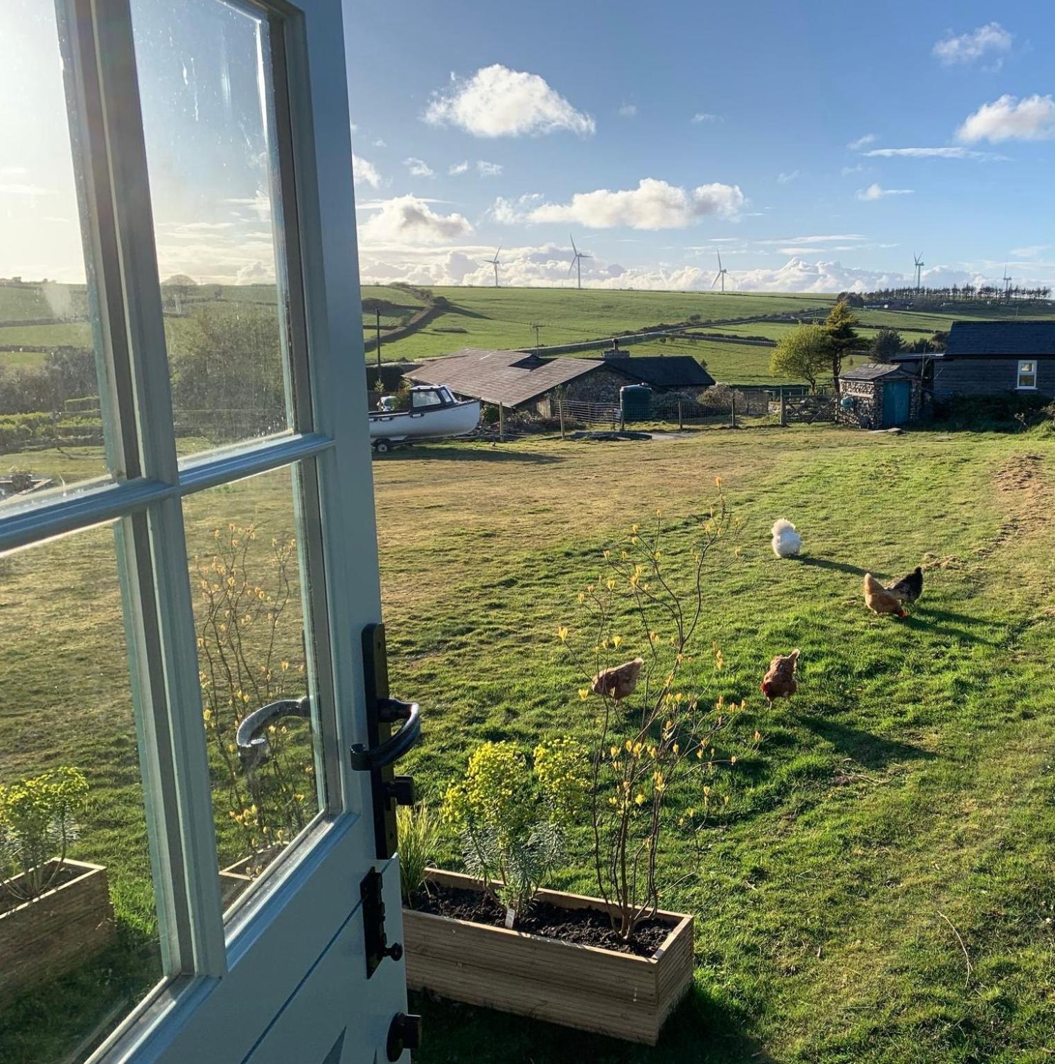 Toms Hut And Robins Rest Shepherd Huts Near Wadebridge Dış mekan fotoğraf